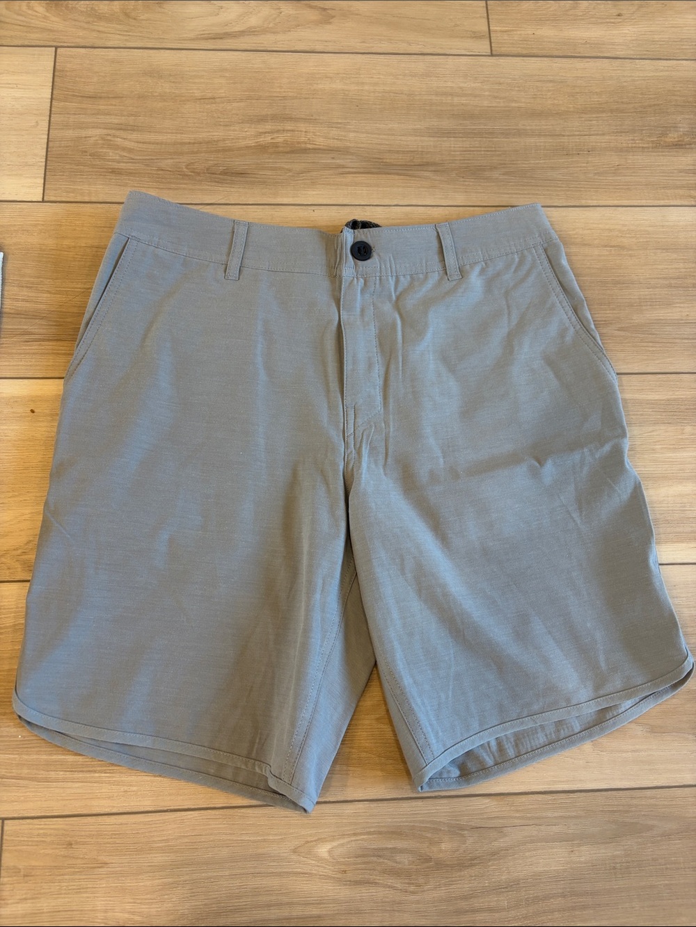 New Hang Ten Men's hybrid Flat-Front Shorts - Light Gray